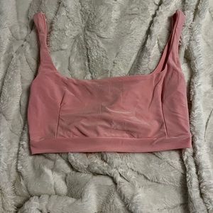 PRETTYLITTLETHING- crop top